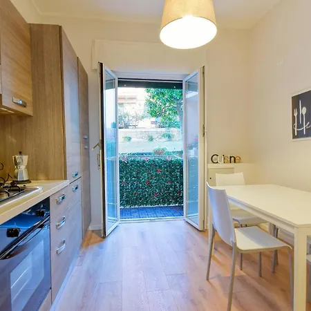 Gorgeous In With Kitchen Appartamento *